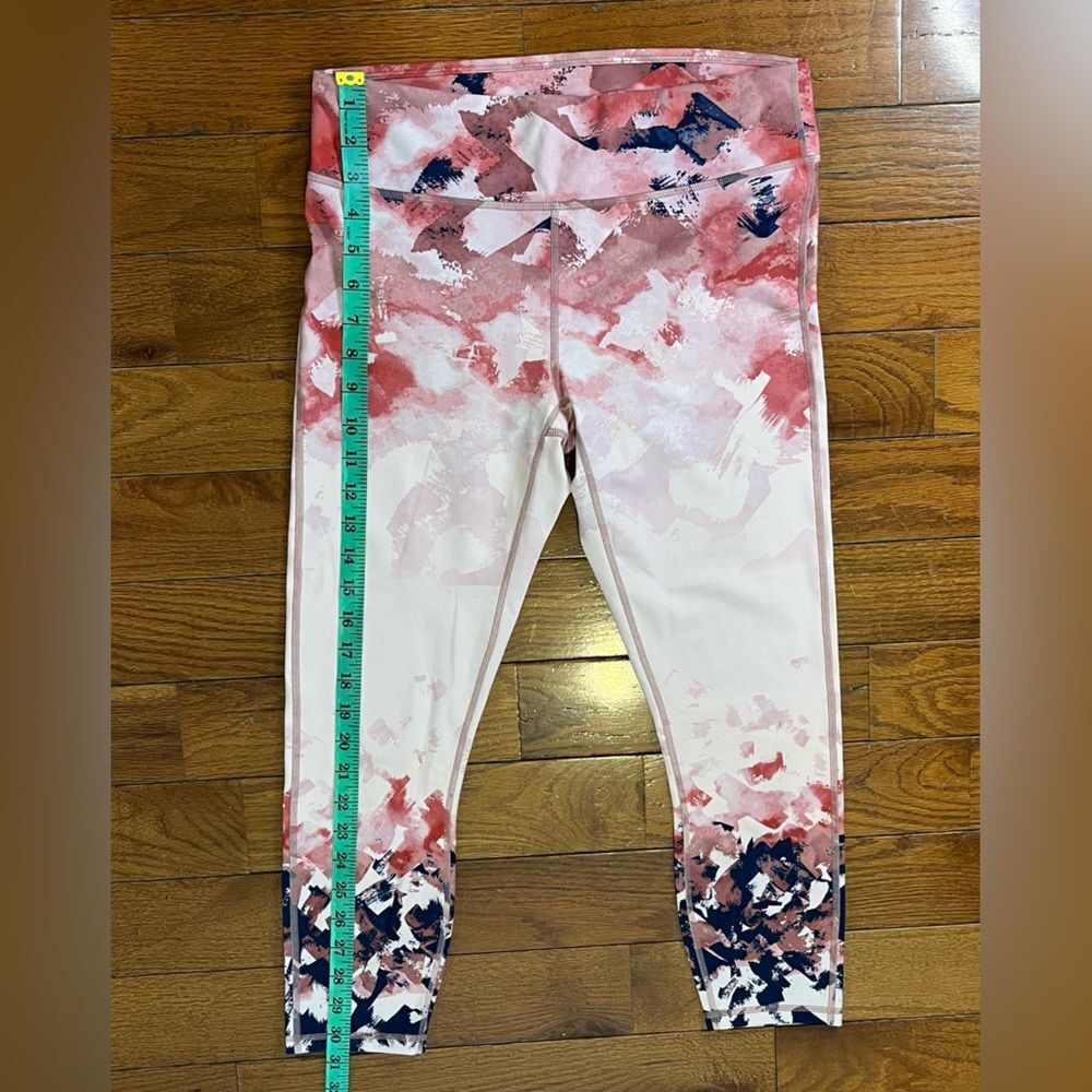Fabletics High Rise Leggings Pink Abstract Women's M Performance 4 Way Stretch - Picture 4 of 6